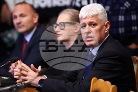 Парламент - комисия - меморандум