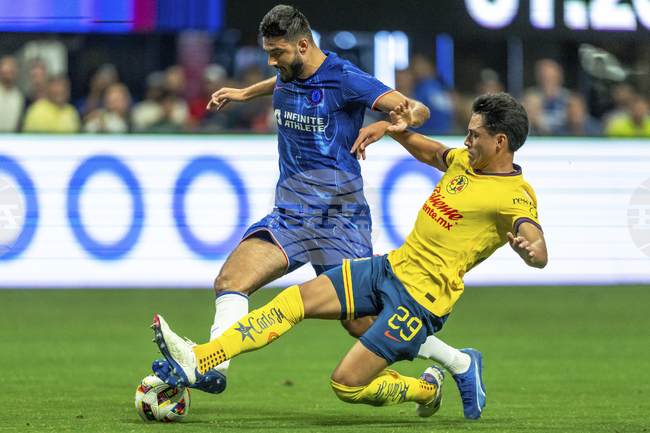 Армандо Броя преминава в Бърнли