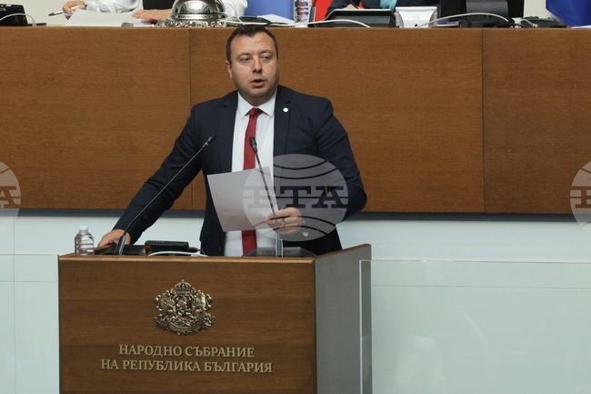 "Възраждане" определиха като "нефелна" и изпразнена от съдържание съдебната реформа, която Конституционният съд отмени