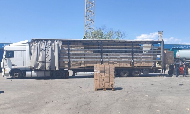 Robot Vacuum Cleaners, Mini-Excavator Seized by Customs Officers in Burgas and Ruse