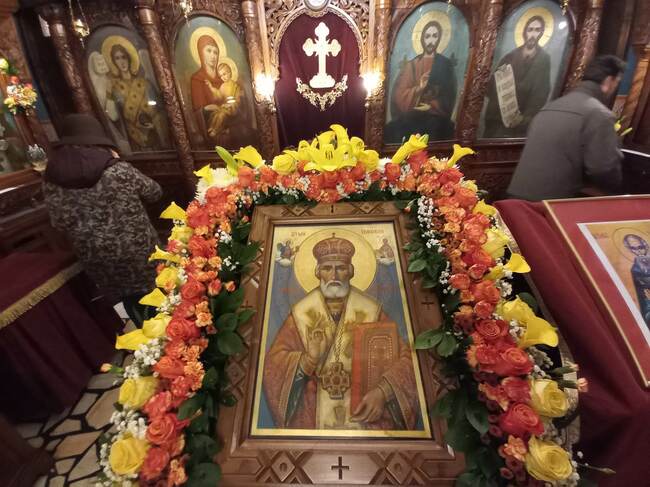 С празнична вечерня започна храмовият празник на митрополитския храм "Св. Николай Чудотворец" в София