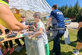 Узана - приключенски лагер - полицейска професия - запознаване
