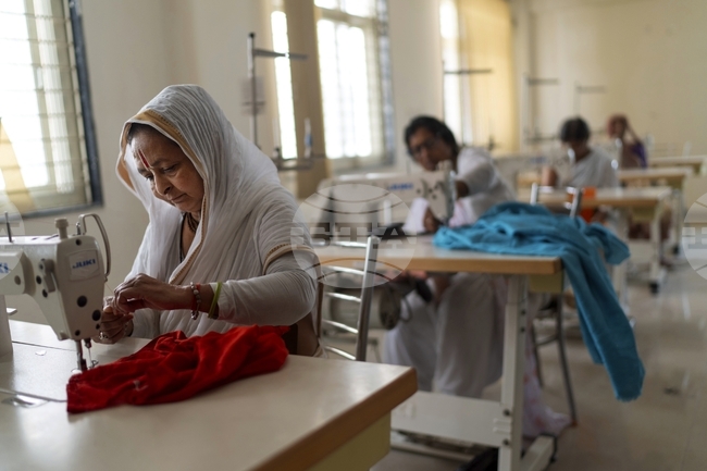 Индия временно спира митата върху вноса на памук, за да облекчи шивашкия си сектор