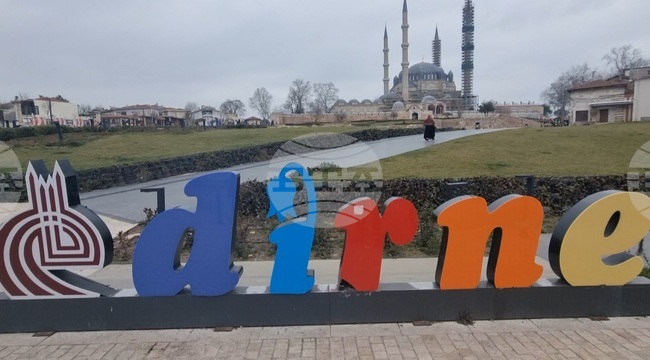 Туристи от страната и чужбина се стичат в турския град Одрин за традиционните пролетни празници на града