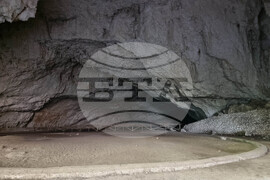 Ловеч - Деветашка пещера