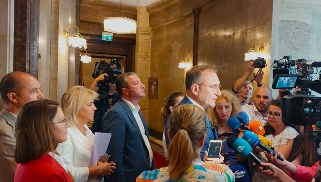 Гуцанов след среща с ИТН: Имаме допирни точки, диалогът се върна в НС