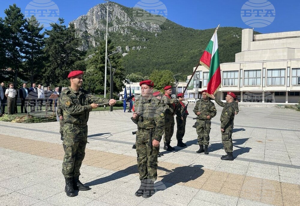 Тържествена клетва положиха във Враца 13 новоприети военнослужещи