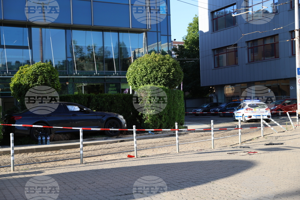 Автомобил е катастрофирал на бул. "Тодор Александров" в столицата