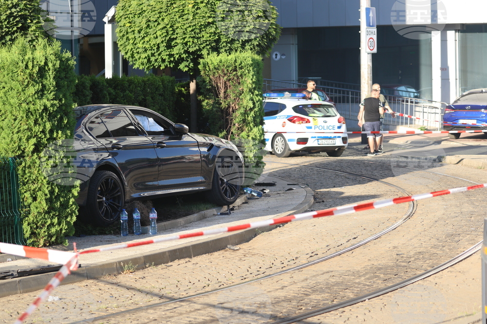 Автомобил е катастрофирал на бул. "Тодор Александров" в столицата