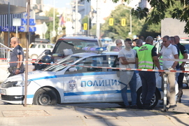 Автомобил е катастрофирал на бул. "Тодор Александров" в столицата