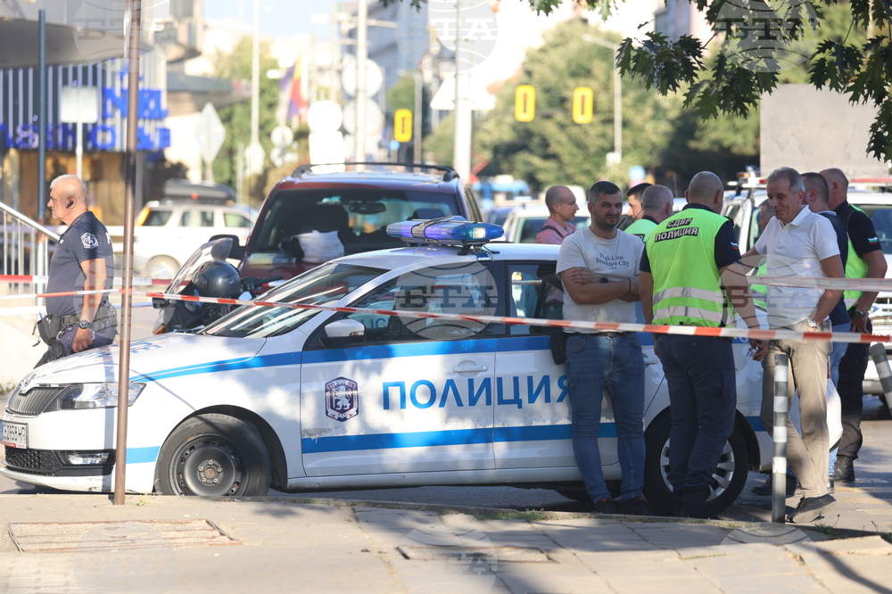 Автомобил е катастрофирал на бул. "Тодор Александров" в столицата