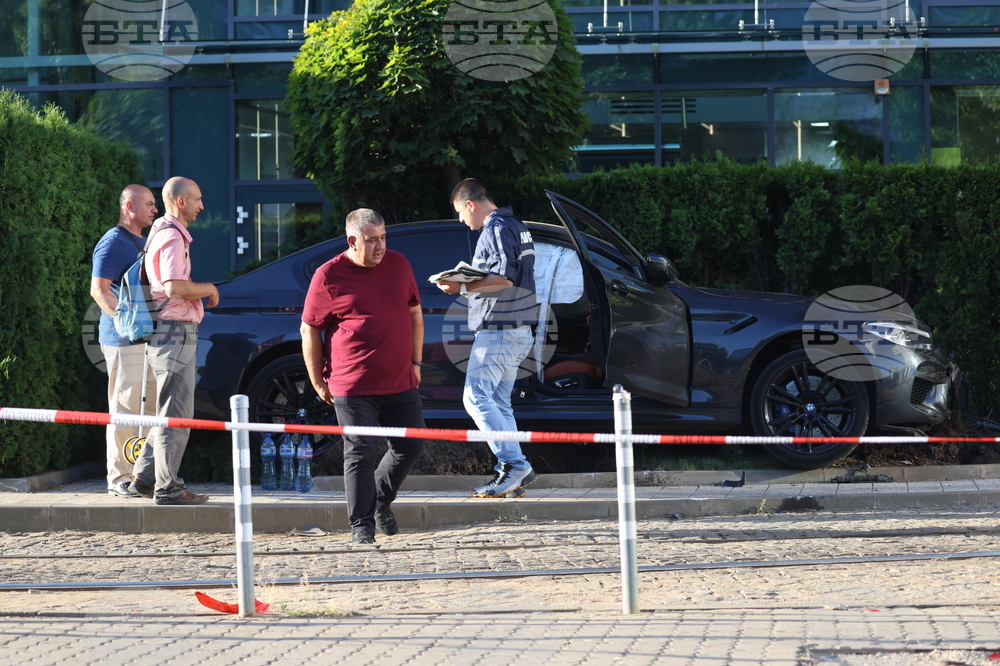 Автомобил е катастрофирал на бул. "Тодор Александров" в столицата