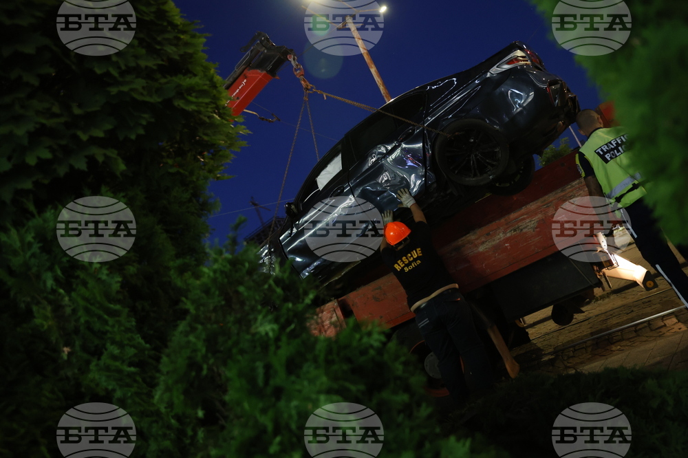 Автомобил е катастрофирал на бул. "Тодор Александров" в столицата