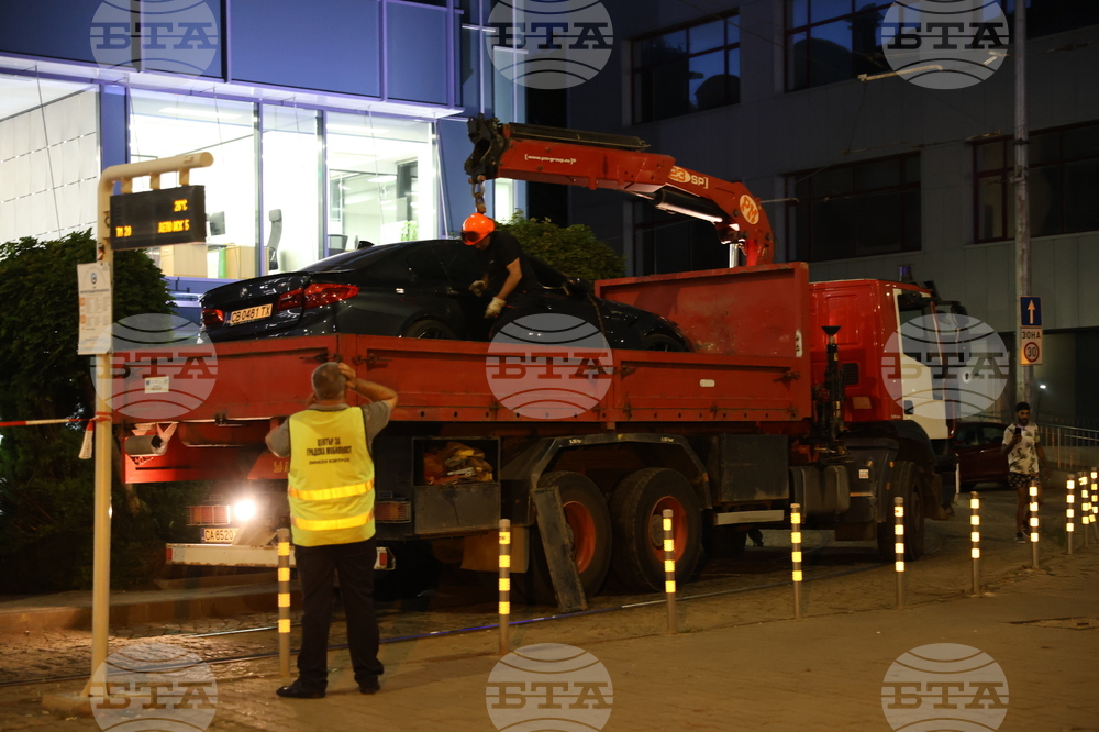 Автомобил е катастрофирал на бул. "Тодор Александров" в столицата