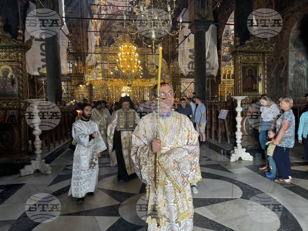Адрианополският епископ Евлогий и монаси от Рилския манастир изнесоха Чудотворната икона на Света Богородица и отслужиха водосвет