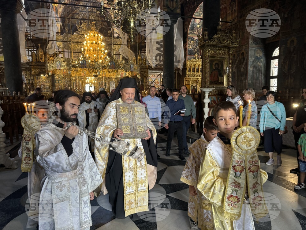 Адрианополският епископ Евлогий и монаси от Рилския манастир изнесоха Чудотворната икона на Света Богородица и отслужиха водосвет