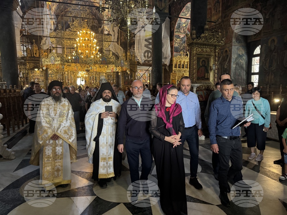 Адрианополският епископ Евлогий и монаси от Рилския манастир изнесоха Чудотворната икона на Света Богородица и отслужиха водосвет