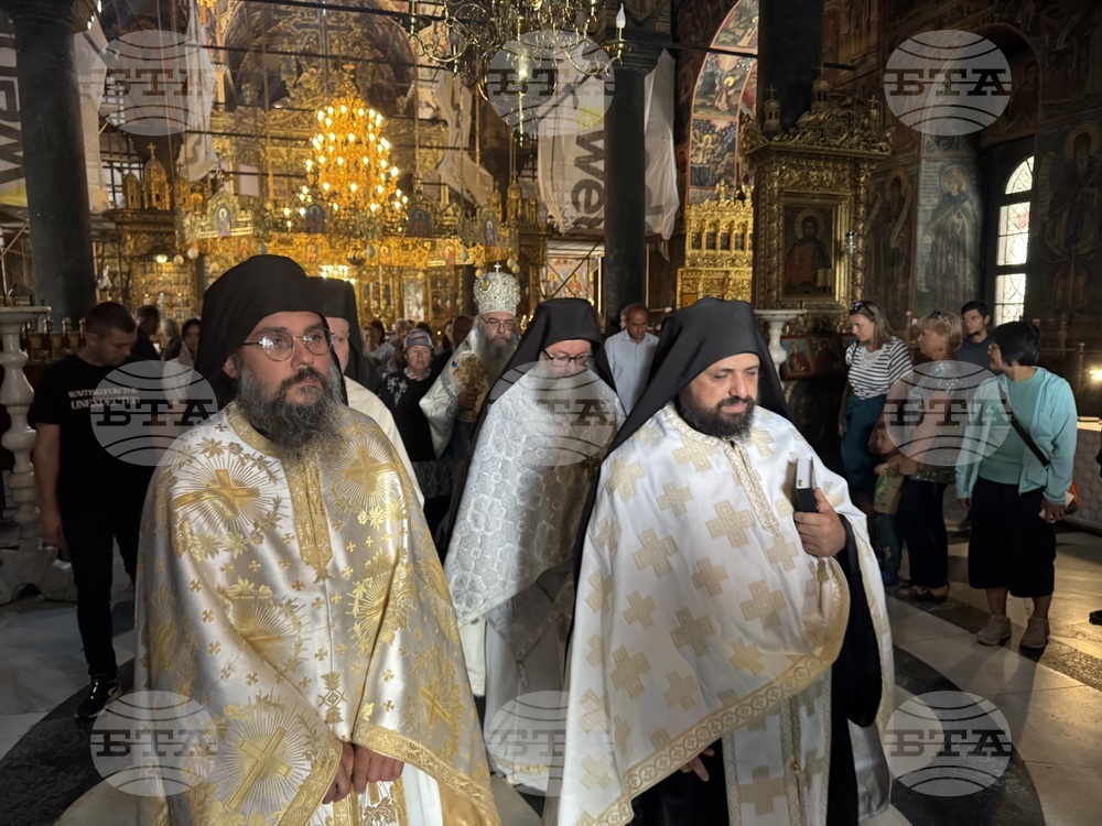 Адрианополският епископ Евлогий и монаси от Рилския манастир изнесоха Чудотворната икона на Света Богородица и отслужиха водосвет