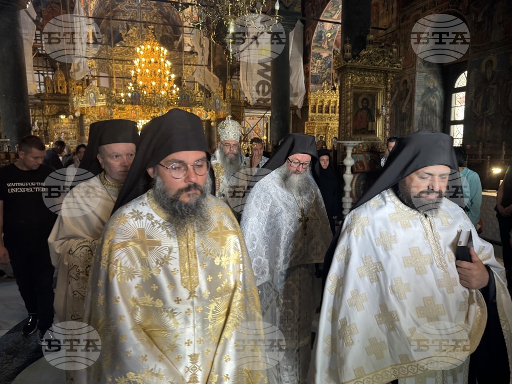 Адрианополският епископ Евлогий и монаси от Рилския манастир изнесоха Чудотворната икона на Света Богородица и отслужиха водосвет