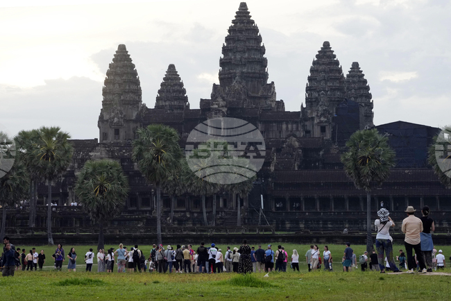 Реставрацията на древен храм в Северозападна Камбоджа е към края си