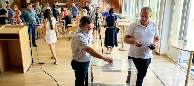 Община Кубрат и доброволци протягат ръка към семейство, загубило дома си в пожар