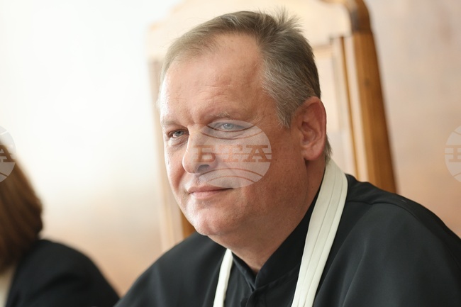 Проверяваме информацията, че данни от ВАС се предлагат в „тъмната“ мрежа, каза председателят на съда Георги Чолаков