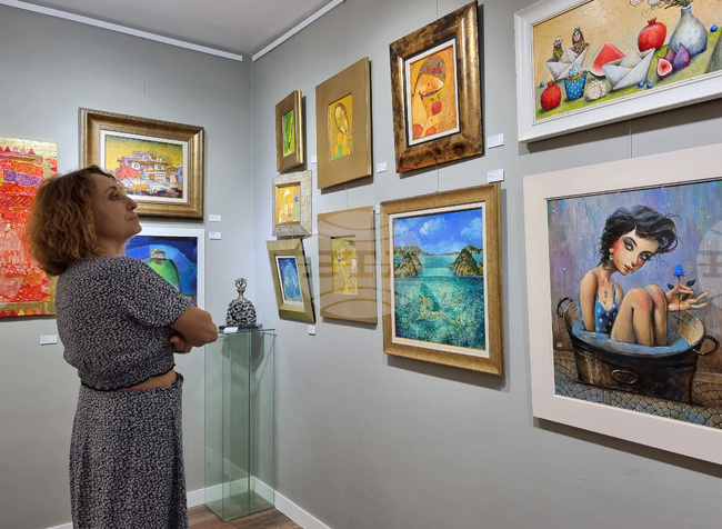 Варна - „Лятна разходка по Ларгото“ - изложба