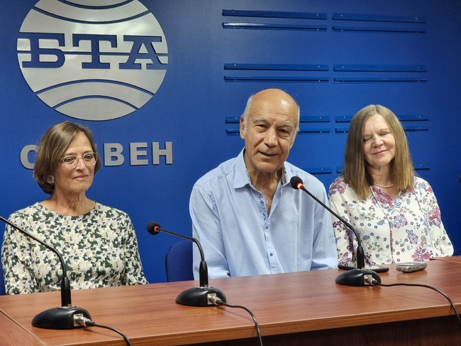 Пресконференция за участието на музикантите от проекта "Музиката вместо улицата" в Международния фестивал Jam on the river 