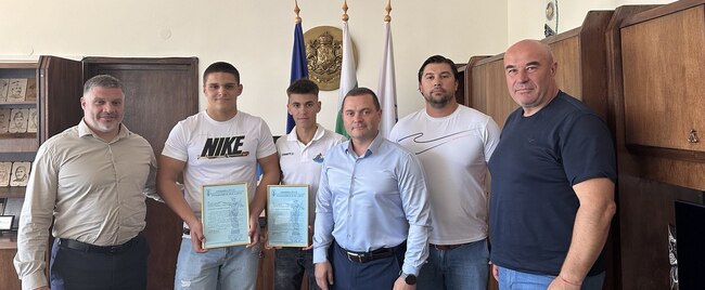Община Русе: Пенчо Милков отличи Стефан Стефанов и Никола Димов за „Спортист на месеца“