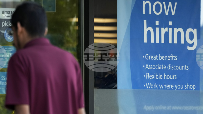 Увеличаването на работните места в САЩ надмина очакванията през ноември, безработицата обаче нараства 