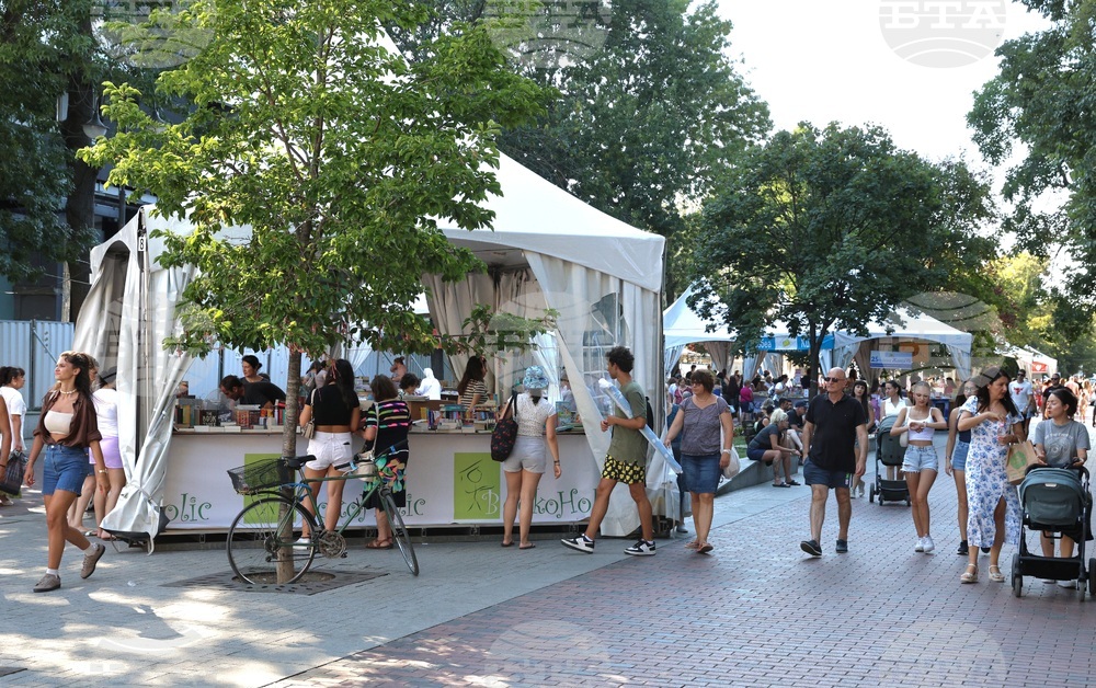 Варна - „Алея на книгата“ - изложение