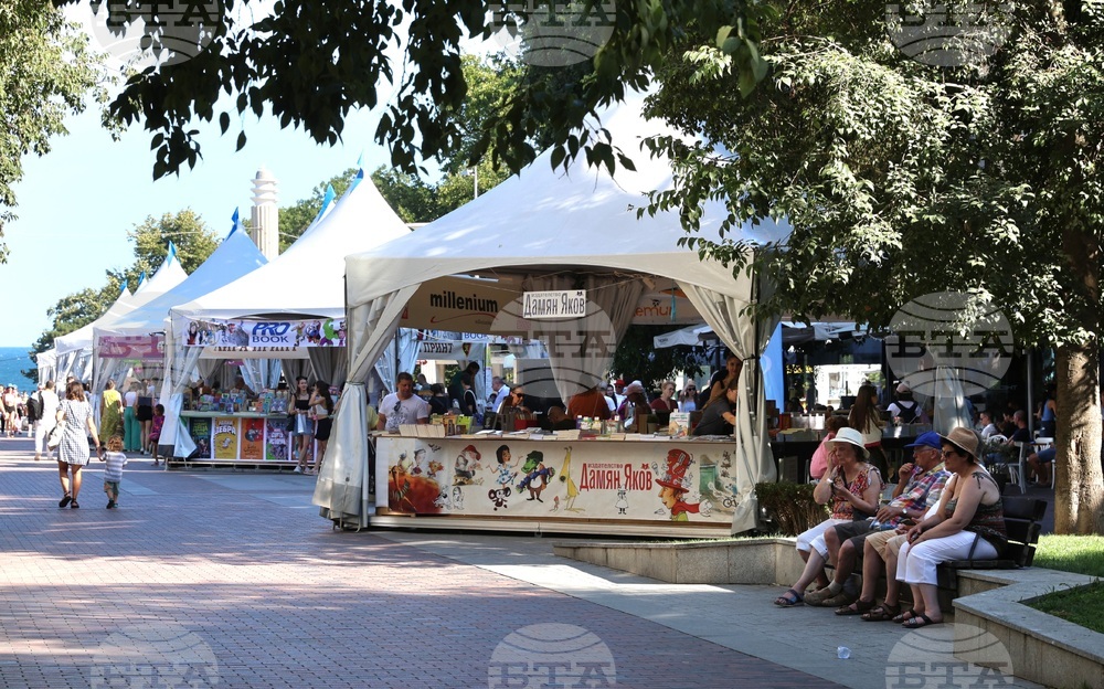 Тазгодишното издание на „Алея на книгата“ във Варна се отменя, но ще се търси решение за провеждането на форума през 2026 г.