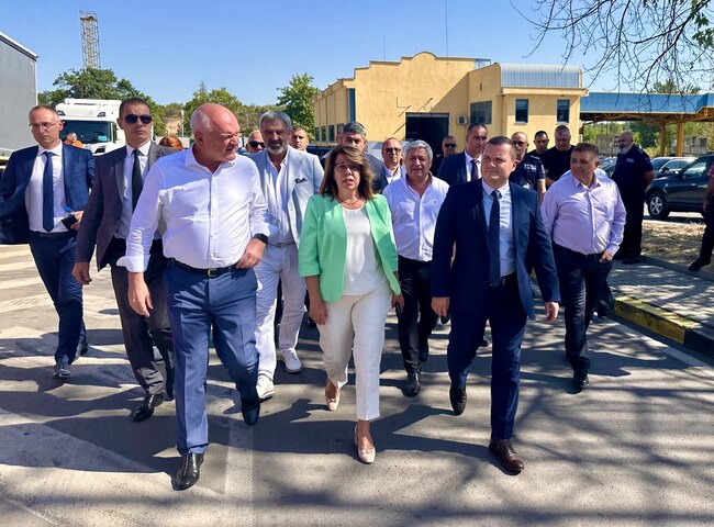 Община Русе: Премиерът Главчев обсъди с кмета на Русе и областния управител мерки за облекчаване на тежкотоварния трафик