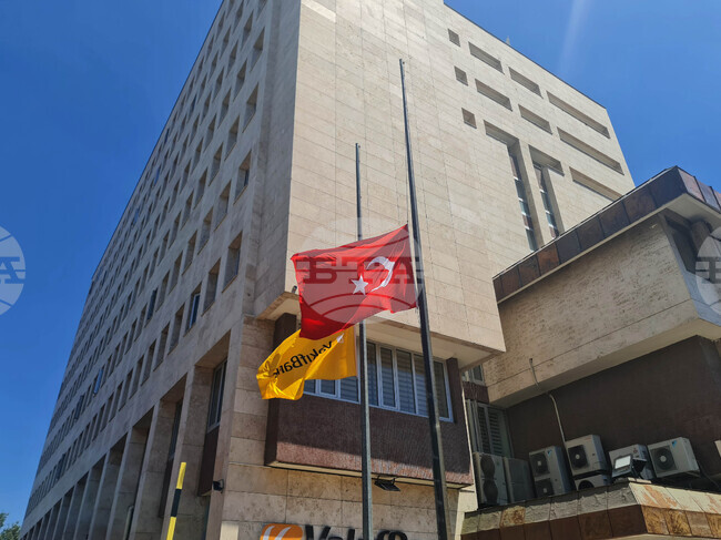 Траурен намаз за Исмаил Хания бе отслужен във всички джамии в Турция