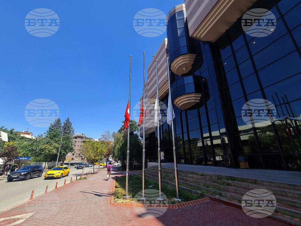 Траурен намаз за Исмаил Хания бе отслужен във всички джамии в Турция