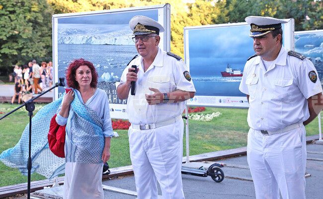 Варна - фотоизложба - „Ледовете на Антарктика“