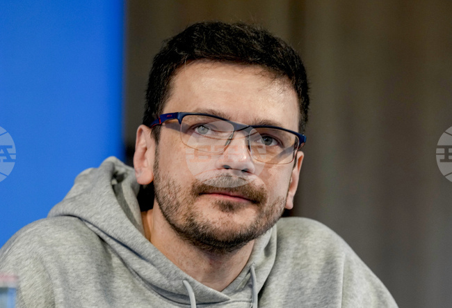Живеещият в изгнание руски опозиционер Иля Яшин обяви, че ще формира политическа партия