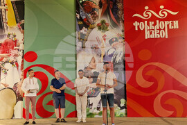 Село Царевец - фестивал "Фолклорен извор" - награждаване в конкурс "Старите песни на нов глас"