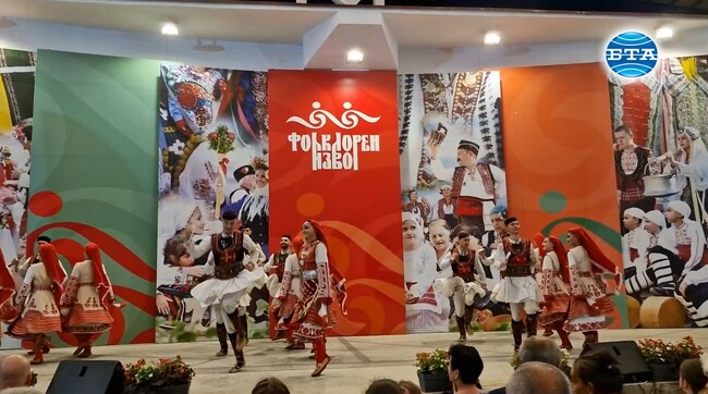 Национален певчески конкурс се проведе за първи път на фестивала “Фолклорен извор“ в свищовското село Царевец