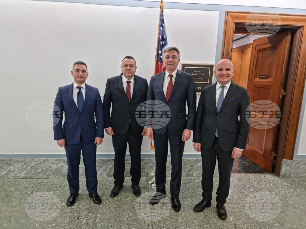 ДПС: Мустафа Карадайъ на среща със сенатори в САЩ. Участва в Интерпарламентарния форум по разузнаване и сигурност
