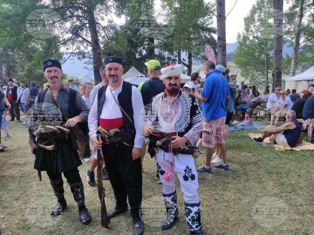 Село Гела - Каба и джура гайди - фестивал - надсвирване