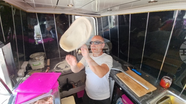 Каква е тайната на вкусната пица и има ли тънкости в приготвянето ѝ, разказва майсторът на италианския специалитет от Перник Надко Панталеев