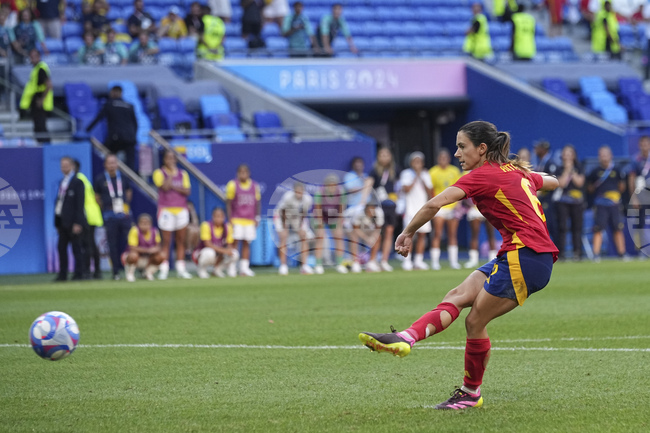 Звездата на испанския национален отбор по футбол за жени Айтана Бонмати е приета в болница по-малко от седмица преди Евро 2025