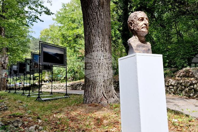 Шумен - скулптури - биенале