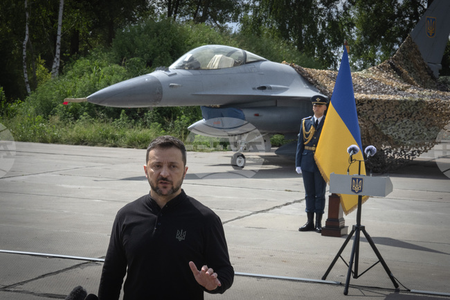 Зеленски заяви, че новият кръг от тристранните мирни преговори с Русия не е отменен