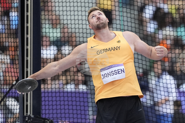 Трима състезатели по лека атлетика получиха наказания заради залози на стартове на свои съотборници на Световни и Европейски първенства