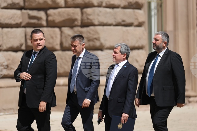 Партия "Има такъв народ" - Президентство - пристигане