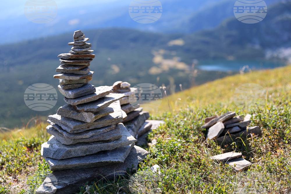Good Mountain Hiking Conditions on Monday