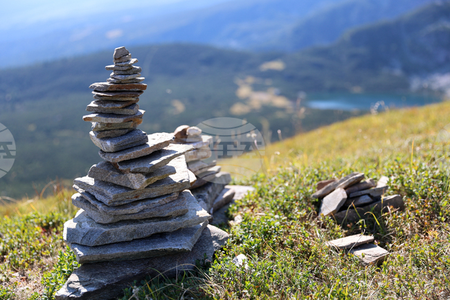 Good Mountain Hiking Conditions on Monday 