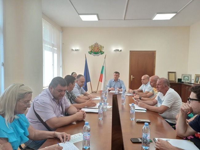 ОА Хасково: Заседание на Областната епизоотична комисия във връзка с влошената епизоотична обстановка в Румъния и Гърция по отношение на заболяването чума по дребните преживни животни